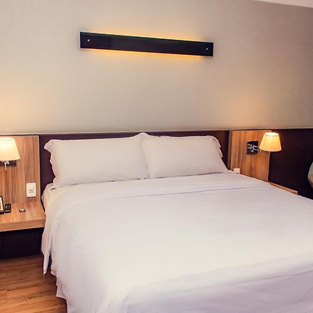 Delmond Hotel كويابا المظهر الخارجي الصورة