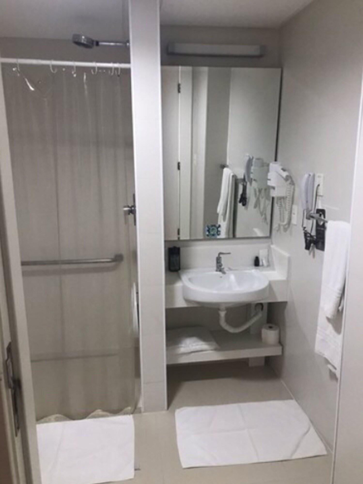 Delmond Hotel كويابا المظهر الخارجي الصورة