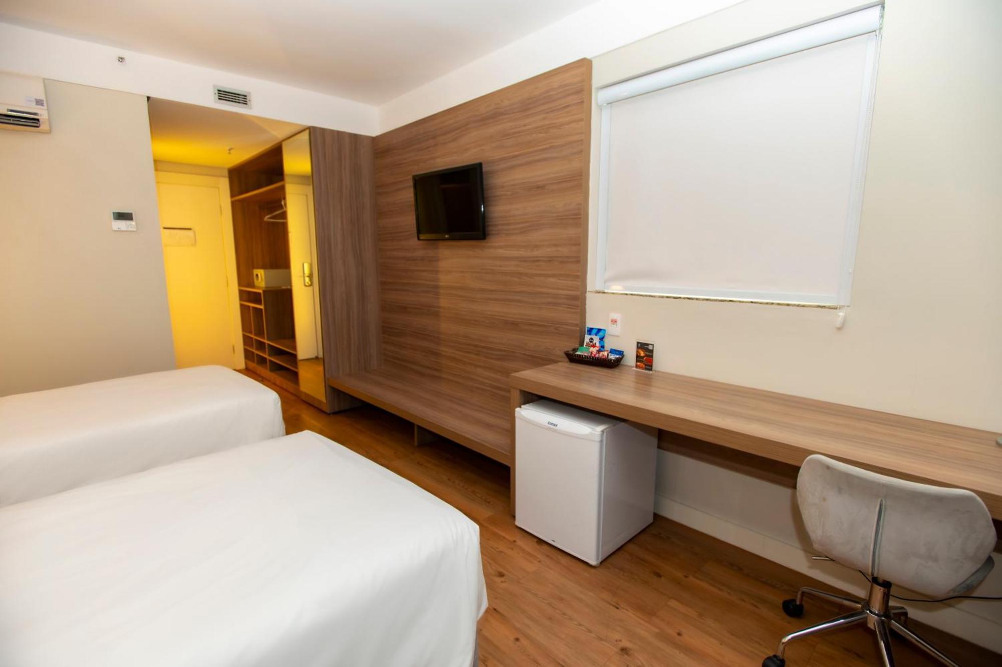 Delmond Hotel كويابا المظهر الخارجي الصورة